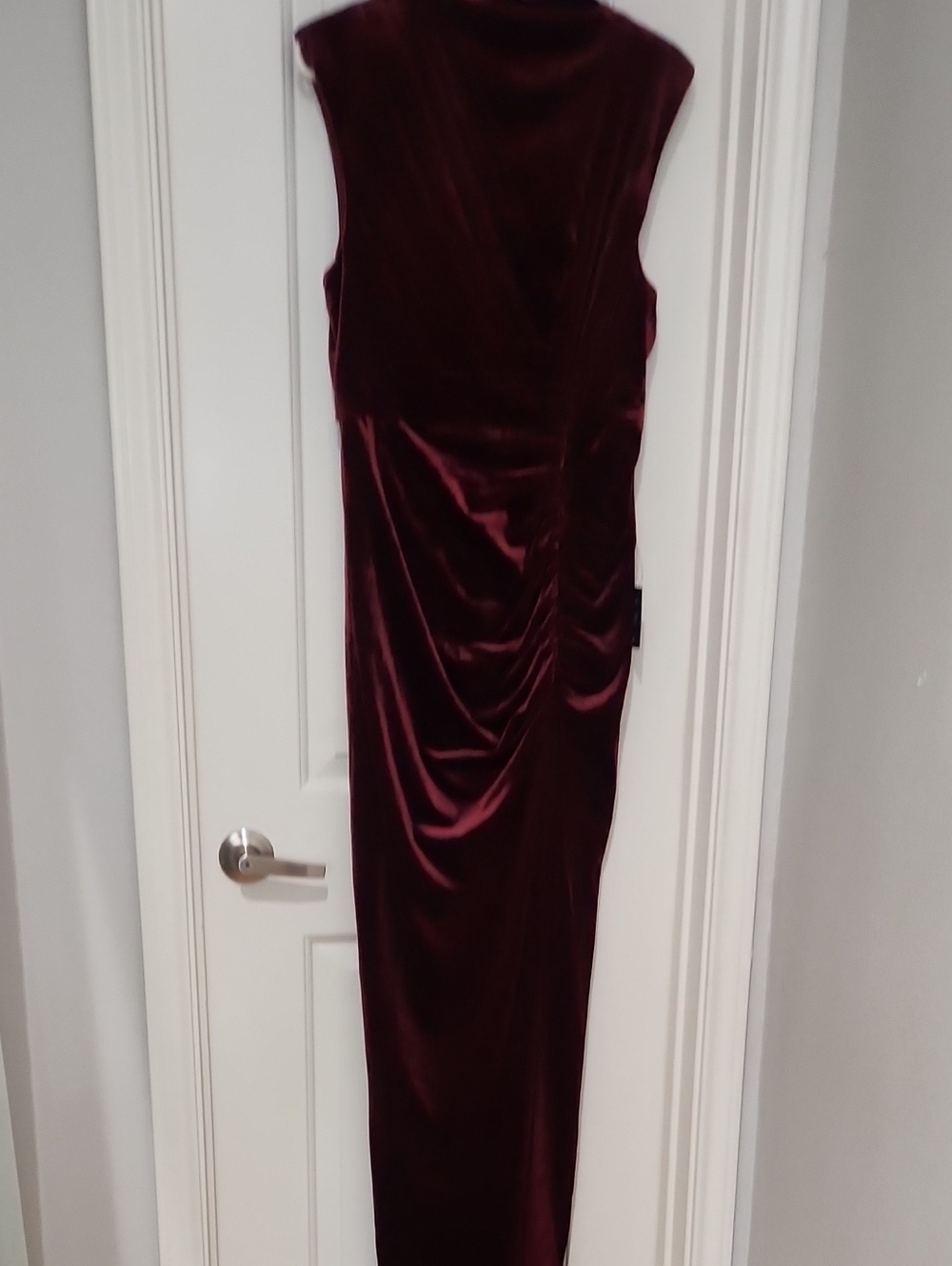 Lulu's Sleeveless Burgundy Velvet Maxi Dress